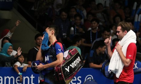 Pemain Indonesia, Jonatan Christie kalah dari pemain Denmark, Jan O Jorgensen di perempat final turnamen BCA Indonesia Open Super Series Premier 2016, Jumat (3/6).