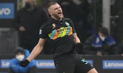 Pemain belakang Inter Milan, Milan Skriniar.