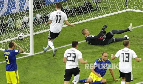 Pemain Jerman Marco Reus mencetak gol pertama bagi timnya pada pertandingan grup F Piala Dunia 2018  antara Jerman dan Swedia  di Stadion Fisht di Sochi, Rusia, Sabtu (23/6). 