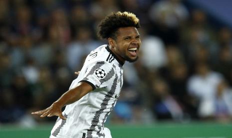 Pemain Juventus Weston McKennie merayakan gol ke gawang Paris Saint-Germain (PSG) pada laga pertama penyisihan Grup H Liga Champions di Paris, Prancis, Selasa (6/9/2022) waktu setempat atau Rabu (7/9/2022) dini hari WIB. 