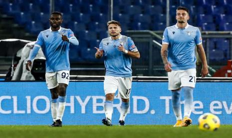 Pemain Lazio Ciro Immobile merayakan gol di menit ke-72 dan jadi penentu kemenangan Lazio atas Sassuolo 2-1