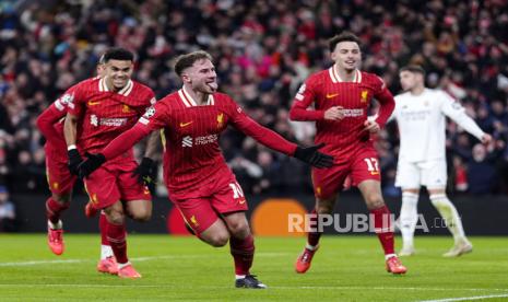 Pemain Liverpool Alexis Mac Allister merayakan gol ke gawang Real Madrid dalam pertandingan Liga Champions di Stadion Anfield, Liverpool, Kamis, 28 November 2024 dini hari WIB. 