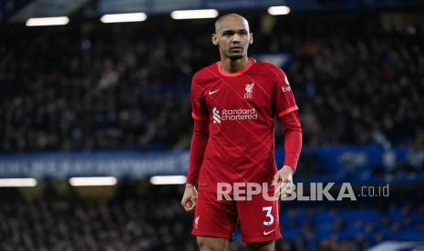 Pemain Liverpool  Fabinho bereaksi pada pertandingan sepak bola Liga Premier Inggris antara Chelsea FC dan Liverpool FC di London, Inggris,Senin (3/1) dini hari WIB. 