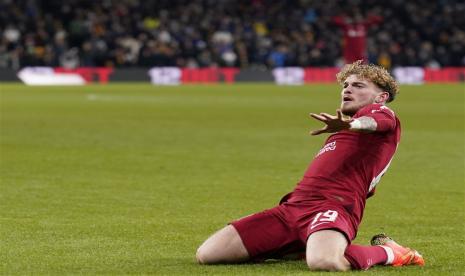 Pemain Liverpool Harvey Elliott merayakan gol ke gawang Wolverhampton Wanderers di Piala FA.