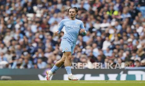 Pemain anyar Manchester City Jack Grealish beraksi pada pertandingan Liga Primer Inggris.