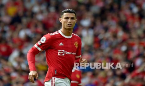 Pemain Manchester United Cristiano Ronaldo pada pertandingan sepak bola Liga Premier Inggris antara Manchester United dan Newcastle United di stadion Old Trafford di Manchester, Inggris, Sabtu (11/9).