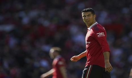 Pemain Manchester United Cristiano Ronaldo terlihat saat pertandingan persahabatan pramusim antara Manchester United dan Rayo Vallecano, di Old Trafford, Manchester, Minggu 31 Juli 2022.