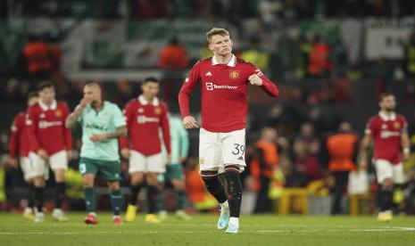 Pemain Manchester United Scott McTominay, dan pencetak gol bereaksi setelah berakhirnya pertandingan grup E Liga Europa antara Manchester United dan Omonia di stadion Old Trafford di Manchester, Inggris, Jumat (14/10/2022).