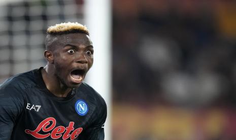 Pemain Napoli Victor Osimhen merayakan setelah mencetak gol.