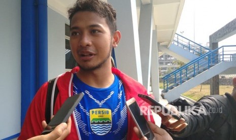 Pemain Persib Bandung, Gian Zola.