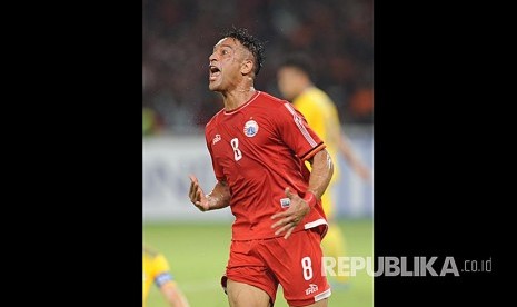 Pemain Persija Jakarta Addison merayakan gol-nya  usai memasukan bola kedalam gawang Song Lam Nghe An FC (VIE) dalam laga Piala AFC di Stadion Utama Gelora Bungkarno (SUGBK) Jakarta, Rabu (14/3).