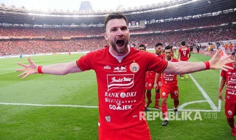 Pemain Persija Jakarta Marko Simic melakukan selebrasi usai mencetak gol ke gawang Persib Bandung pada pertandingan Liga 1 2019 di Stadion Utama Gelora Bung Karno (GBK) Senayan, Jakarta, Rabu (10/7/2019).