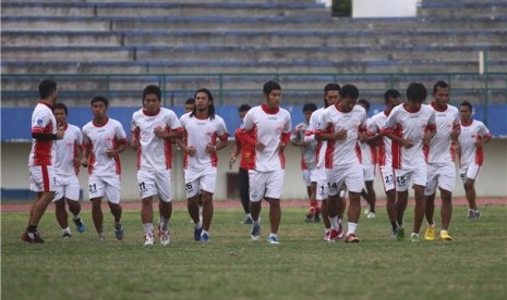  Pemain Persis Solo menggelar sesi latihan di Stadion Manahan, Solo, Jawa Tengah. (ilustrasi) 