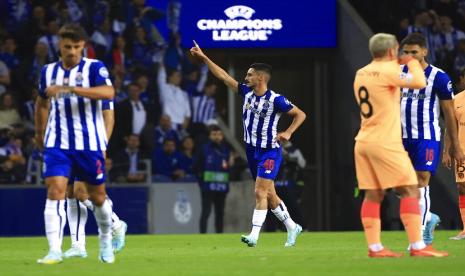  Pemain Porto Stephen Eustaquio merayakan golnya ke gawang Atletico dalam pertandingan Liga Champions Grup B antara FC Porto dan Atletico Madrid di Dragao Stadium, Porto, Portugal