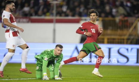 Pemain Portugal Joao Felix merayakan golnya ke gawang Kroasia dalam pertandingan sepak bola UEFA Nations League di Stadion Poljud, Split, Kroasia, Selasa (19/11/2024) dini hari WIB.