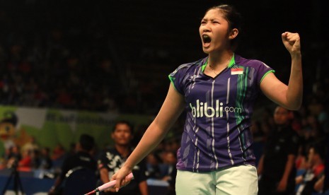 Pemain putri Linda Wenifanetri menang dari unggulan empat dari Taiwan, Tai Tzu Ying di babak kedua BCA Indonesia Open 2015