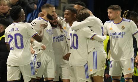 Para pemain Real Madrid merayakan gol. Madrid akan menghadapi laga penting untuk mengukuhkan gelar La Liga Spanyol 2021/2022 saat melawan Espanyol, Sabtu (30/4/2022) malam WIB.