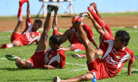 Pemain Semen Padang FC menggelar latihan. (ilustrasi) 