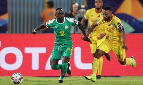 Striker timnas Senegal Sadio Mane (kiri).