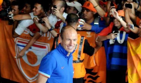 Pemain Timnas Belanda Arjen Robben saat tiba di Bandara Halim Perdanakusumah, Jakarta, Rabu (5/6/2013)