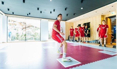 Pemain timnas Hungaria, Richard Guzmics, dalam sesi latihan di Leogang, Austria, pada 30 Mei 2016. 