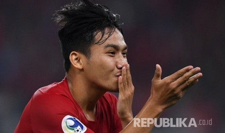 Pemain Timnas Indonesia Witan Sulaeman melakukan selebrasi usai mencetak gol ke gawang Timnas Uni Emirat Arab dalam penyisihan Grup A Piala Asia U-19 di Stadion Utama Gelora Bung Karno, Jakarta, Rabu (24/10).