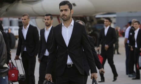 Pemain Timnas Iran tiba di bandara internasional di Sao Paulo, Brasil, Selasa (3/6). 