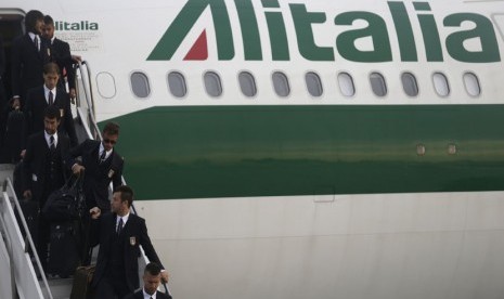 Pemain Timnas Italia mendarat di Bandara Internasional Rio de Janeiro pada Jumat (6/6). 