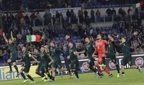 Pemain timnas Italia merayakan keberhasilan lolos ke putaran final Piala Eropa 2020.