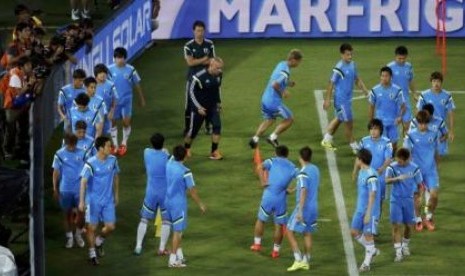 Pemain timnas Jepang saat latihan di stadion Dunas Arena, Rabu (18/6).