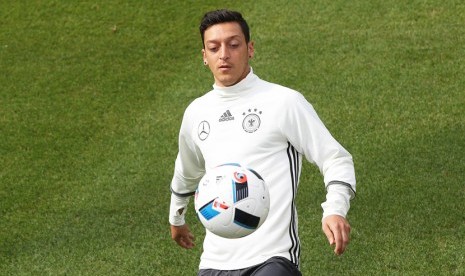  Pemain Timnas Jerman Mesut Oezil  