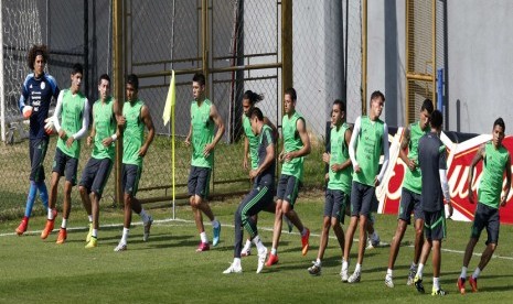 Pemain Timnas Meksiko menggelar sesi latihan di Santos jelang pesta akbar Piala Dunia 2014 Brasil. 