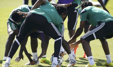 Pemain Timnas Nigeria menggelar sesi latihan jelang laga lawan Prancis di babak 16 besar Piala Dunia 2014 Brasil. 