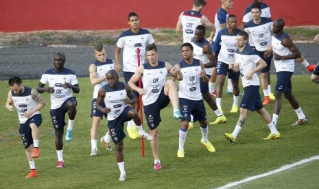 Pemain Timnas Prancis menggelar sesi latihan di Ribeirao, Sao Paulo, Jumat (13/6). 