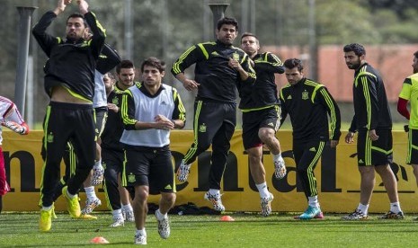 Pemain timnas Spanyol selama sesi pelatihan di fasilitas pelatihan CT melakukan Caju di Curitiba, Parana, Brasil, Minggu (22/6).  (EPA/CJ Gunther).