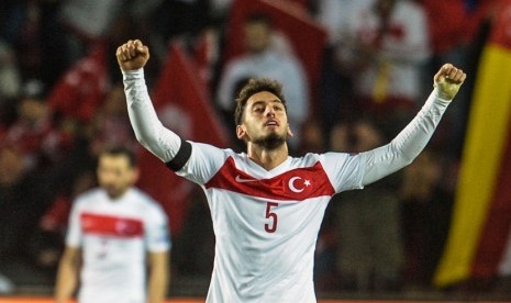  Pemain Timnas Turki Hakan calhanoglu  