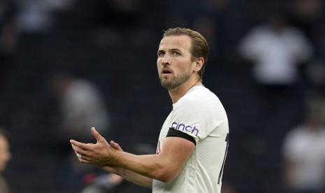 Pemain Tottenham, Harry Kane, mencetak hattrick saat timnya melumat wakil Slovenia, NS Mura, dalam laga Liga Konferensi Eropa pada Jumat (1/10) dini hari WIB.