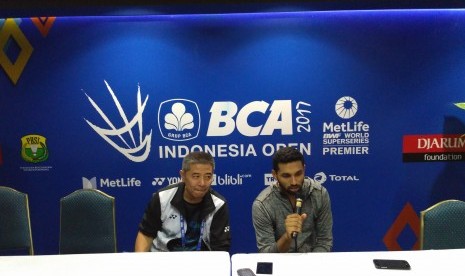 Pemain tunggal putra India, HS Prannoy (kanan) dan pelatih tunggal putra India asal Indonesia, Mulyo Handoyo (kiri)