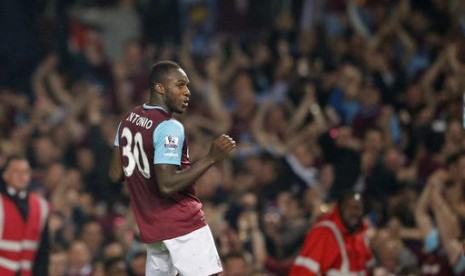 Pemain West Ham, Antonio