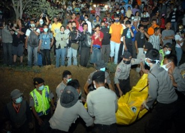 Pemakaman secara massal korban letusan Gunung Merapi