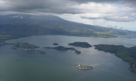 Pemandangan Danau Sentani.