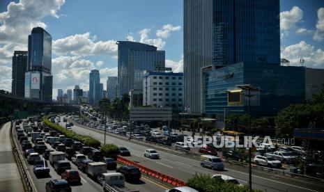 pemandangan gedung perkantoran saat cuaca cerah di Jakarta 