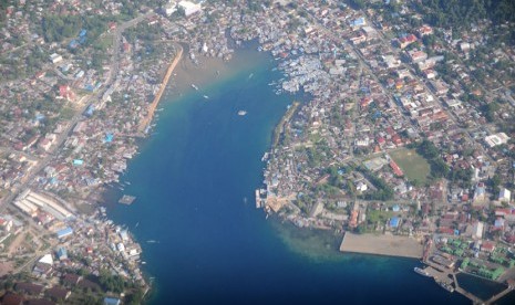 Pemandangan Kota Manokwari, Provinsi Papua Barat dari udara.