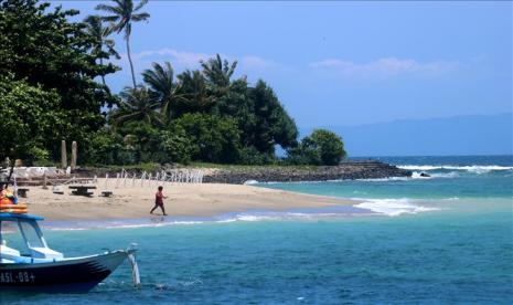 Pemandangan Pantai Senggigi.Gubernur Nusa Tenggara Barat (NTB) Zulkieflimansyah mengajak seluruh pihak bersama-sama pemerintah menggaungkan semboyan promosi pariwisata NTB The Land of Infinite Experience atau NTB Negeri Pengalaman Tak Berbatas. 