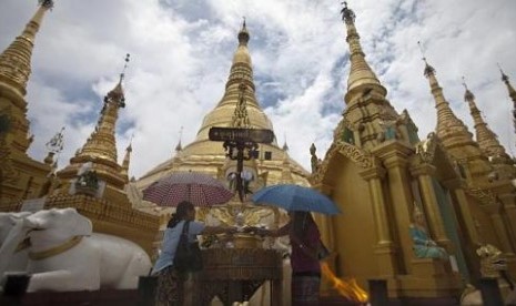 Pemandangan sebuah pagoda di Kota Yangon, Myanmar