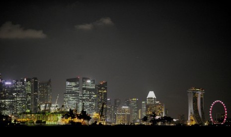 Pemandangan Singapura di malam hari.