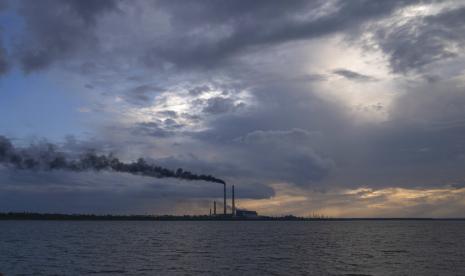 Pemandangan umum pembangkit listrik di wilayah Donetsk, Ukraina timur, Jumat, 22 Juli 2022.