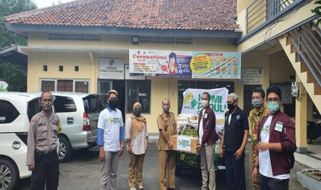 Pembagian bantuan keluarga PDP Corona oleh Hipmi Depok, pekan ini.