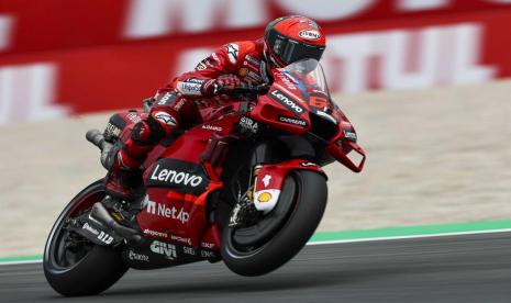 Pembalap Ducati Francesco Bagnaia beraksi di MotoGP Belanda.