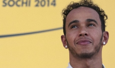 Pembalap Lewis Hamilton.